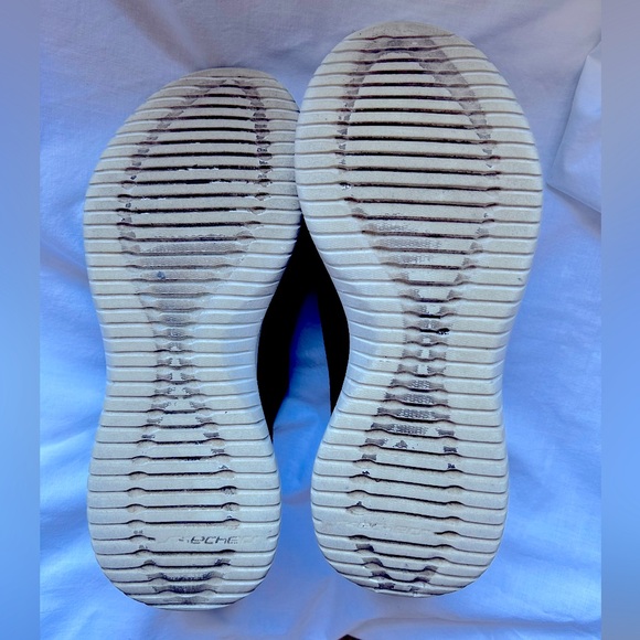 Skechers Black Black Memory Foam slip on sneakers - Picture 6 of 6